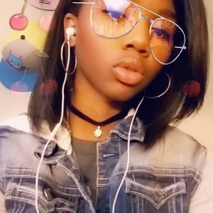 Meet your Posher, Akaiya